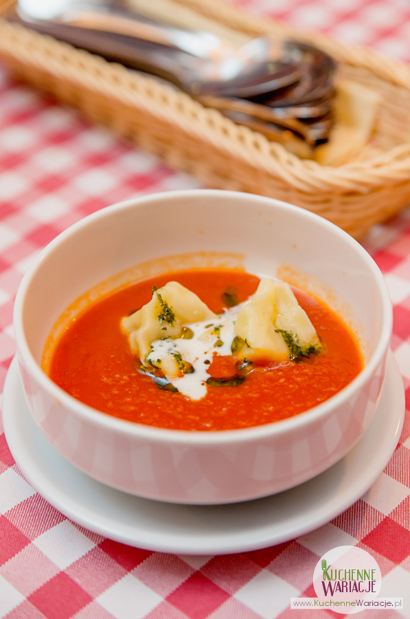 Cosa Nostra - zupa pomidorowa z fagottini