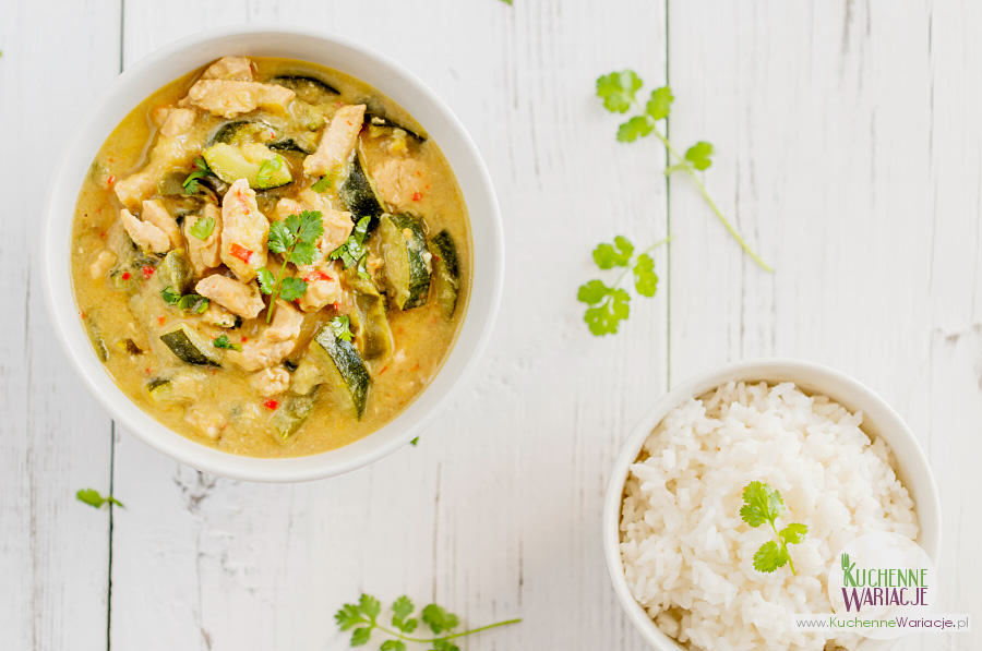 Tajskie zielone curry z kurczakiem i warzywami