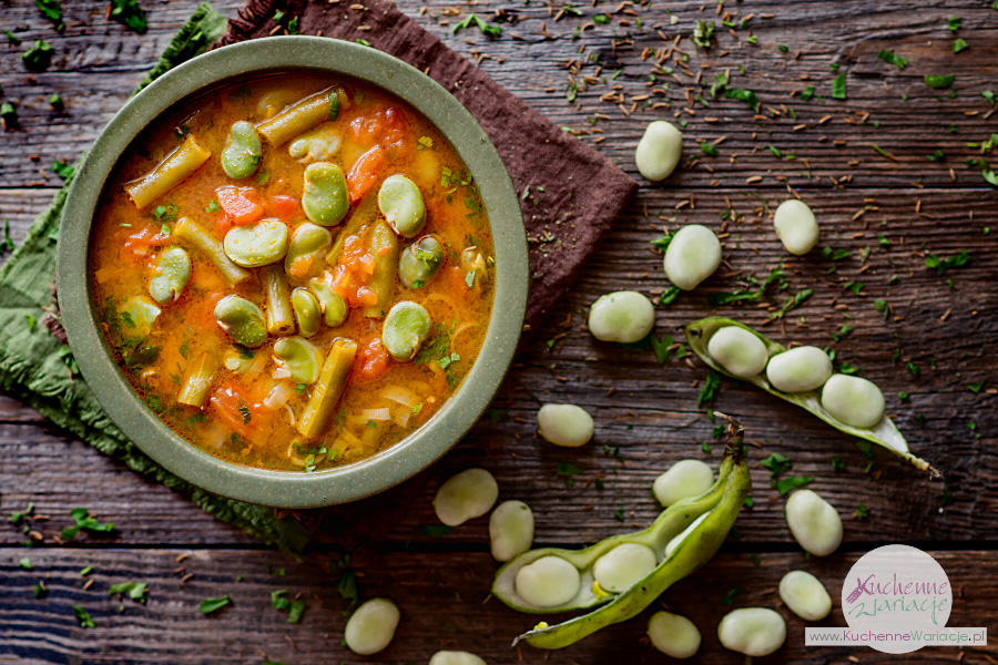 Zupa pomidorowa z bobem i zieloną fasolką szparagową - Kuchenne Wariacje