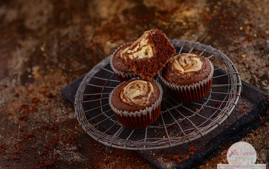Zakręcone muffiny kakaowe z serem